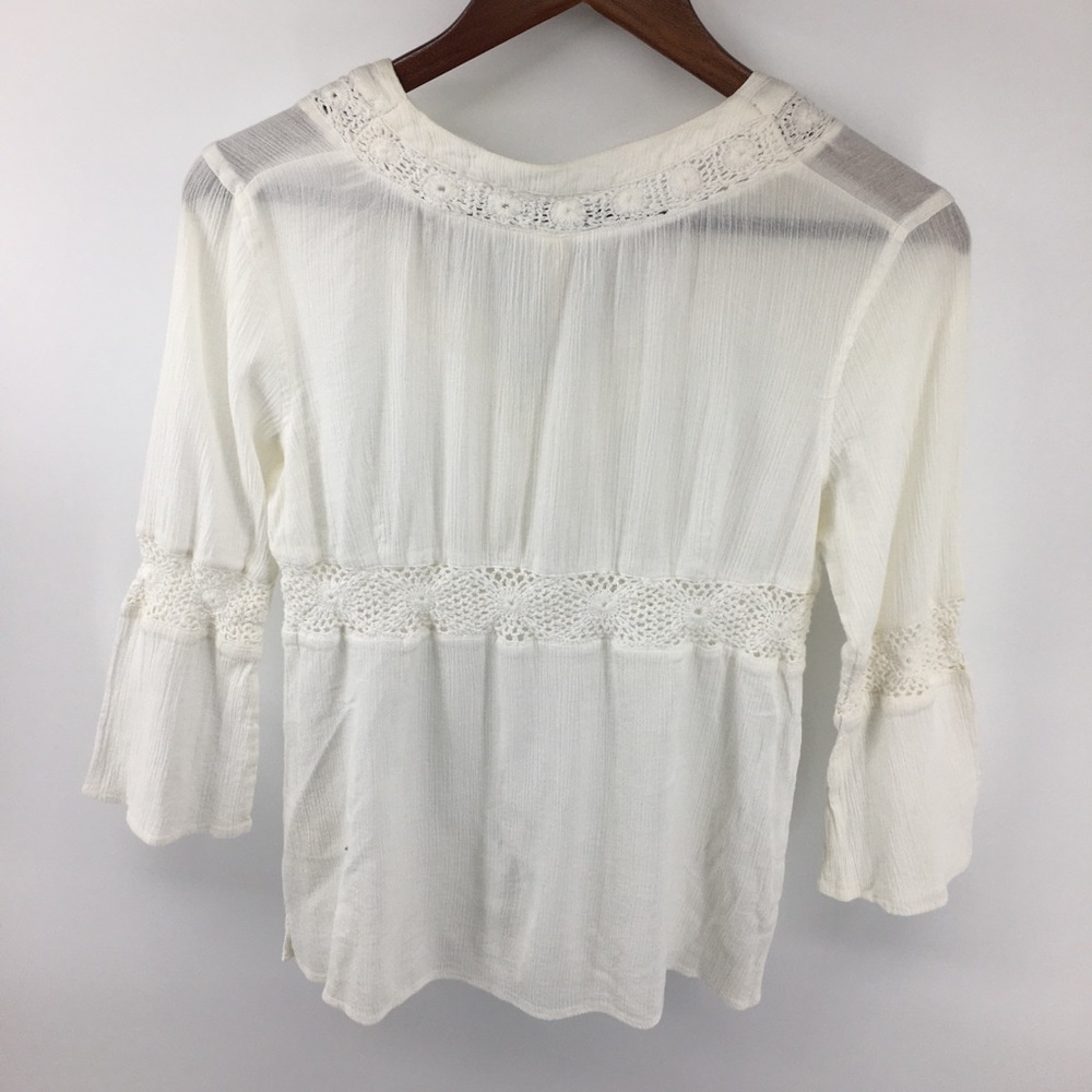 Aventura White Crocheted Top - Picture 2 of 9